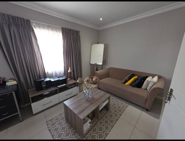 3 BEDROOM TOWNHOUSE FOR SALE IN FERNDALE